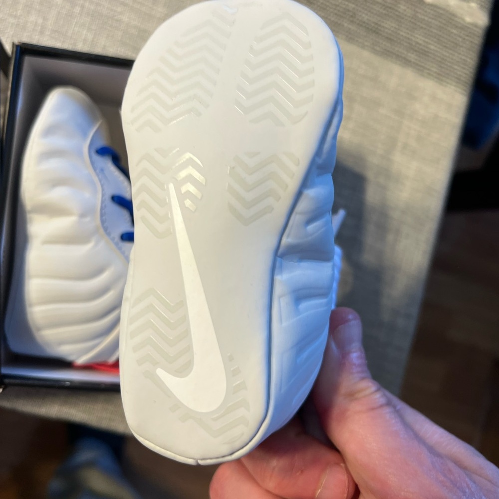 Baby Nike lil posits one (CB) size 4c - Picture 3 of 4